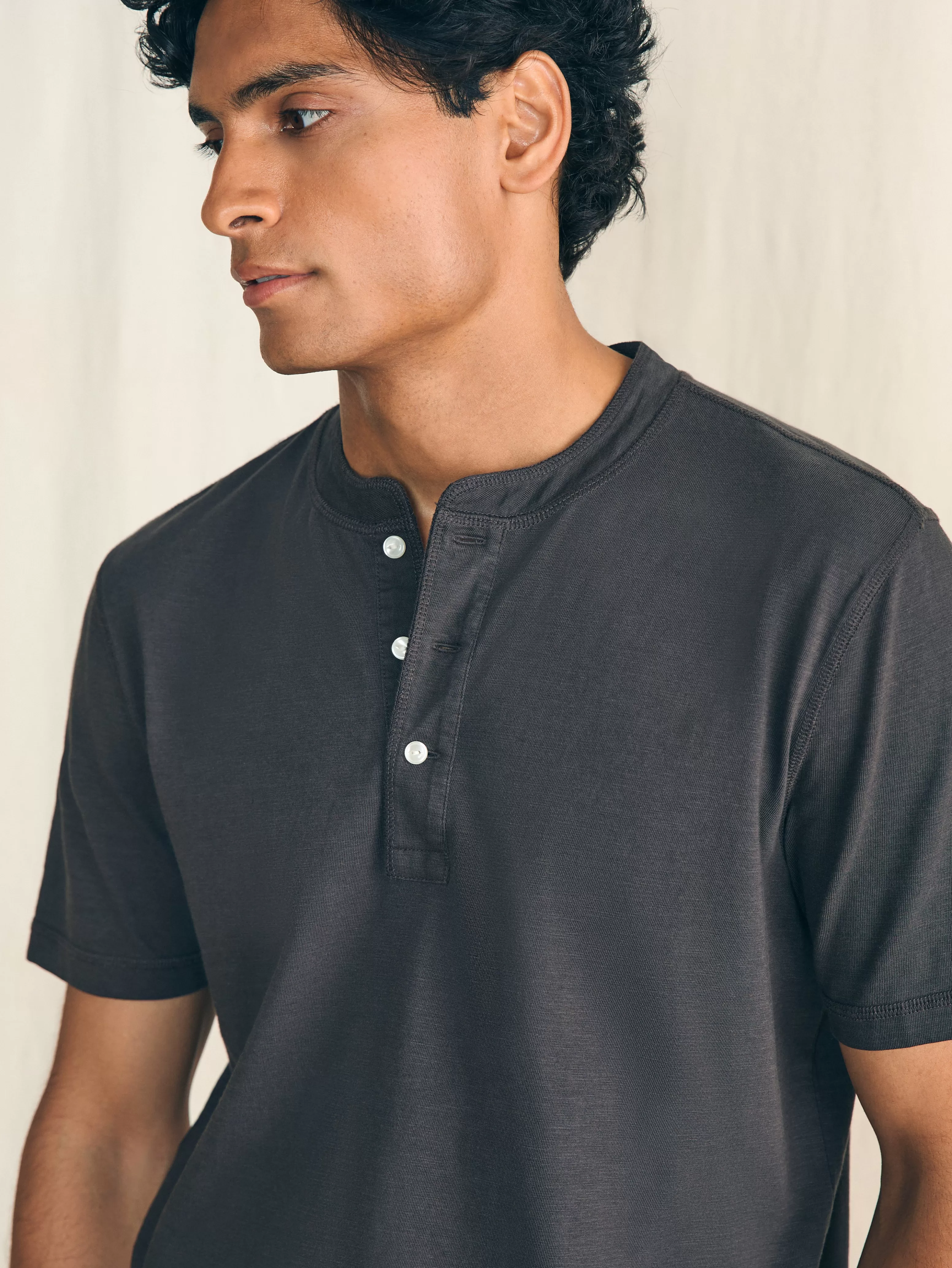 Short-Sleeve Sunwashed Henley - | Faherty Brand Best Sale