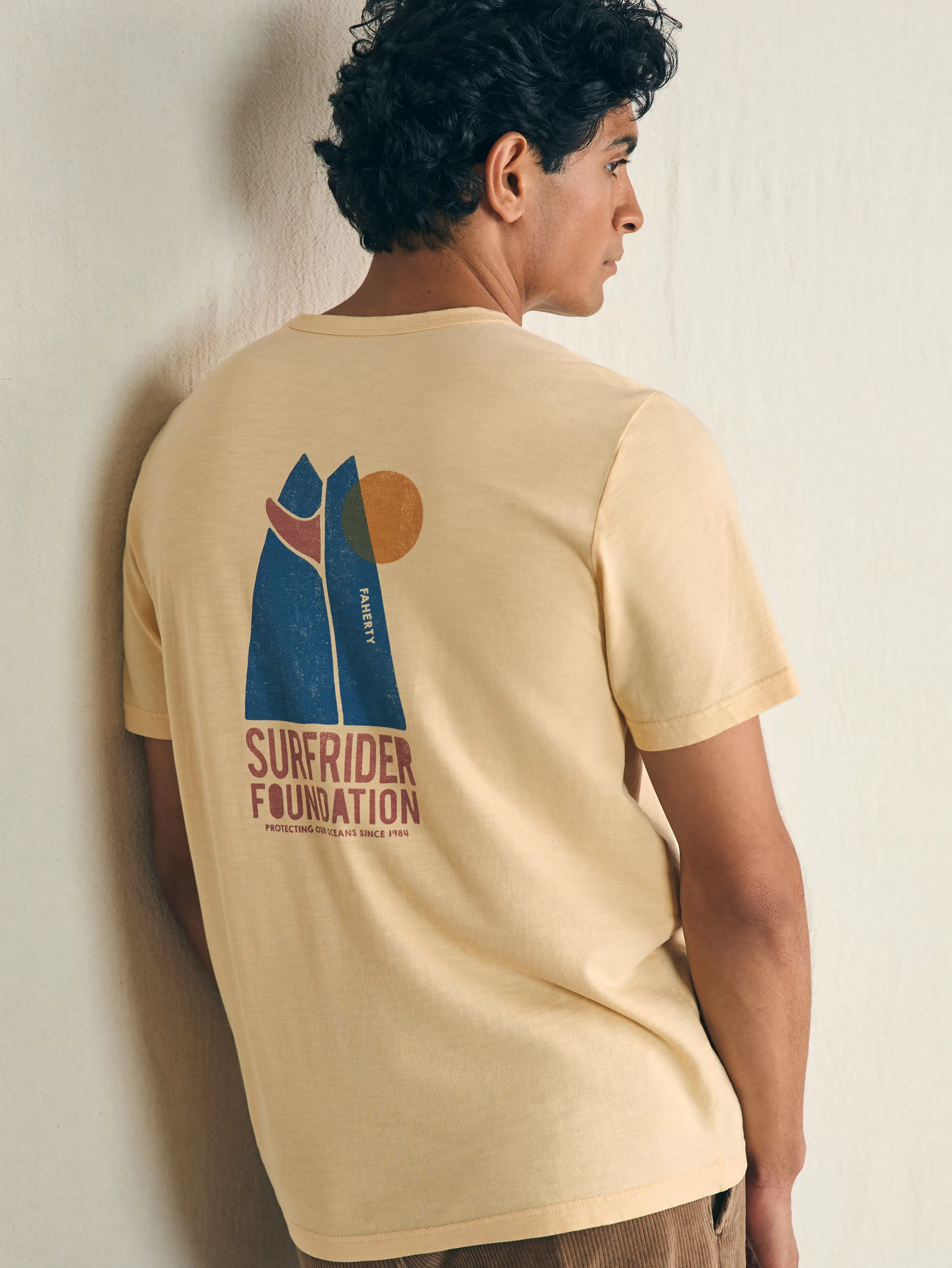 Short-Sleeve Surfrider Sunwashed Pocket Tee - | Faherty Brand Best