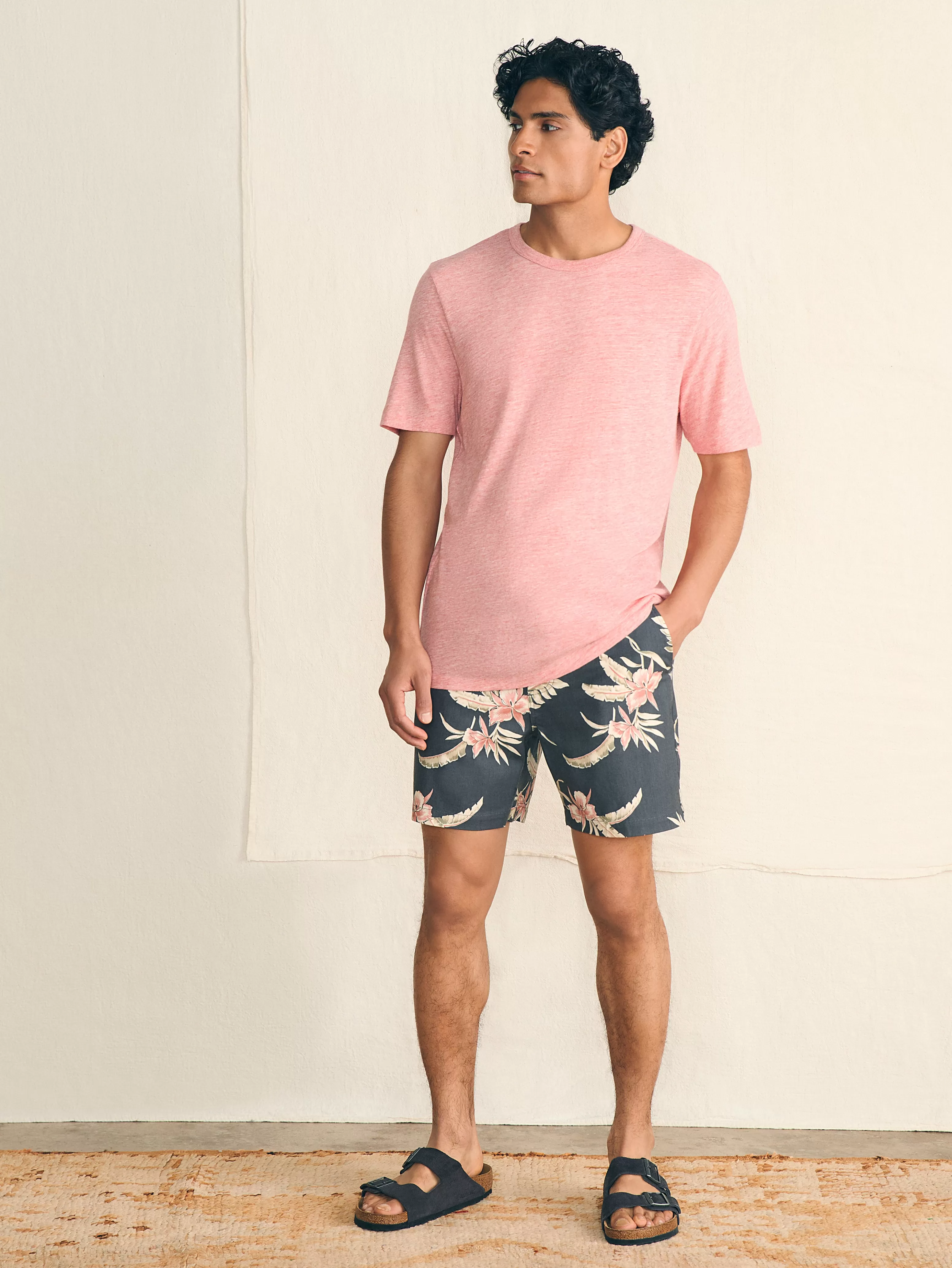 Short-Sleeve Vintage Chambray Tee - | Faherty Brand Fashion