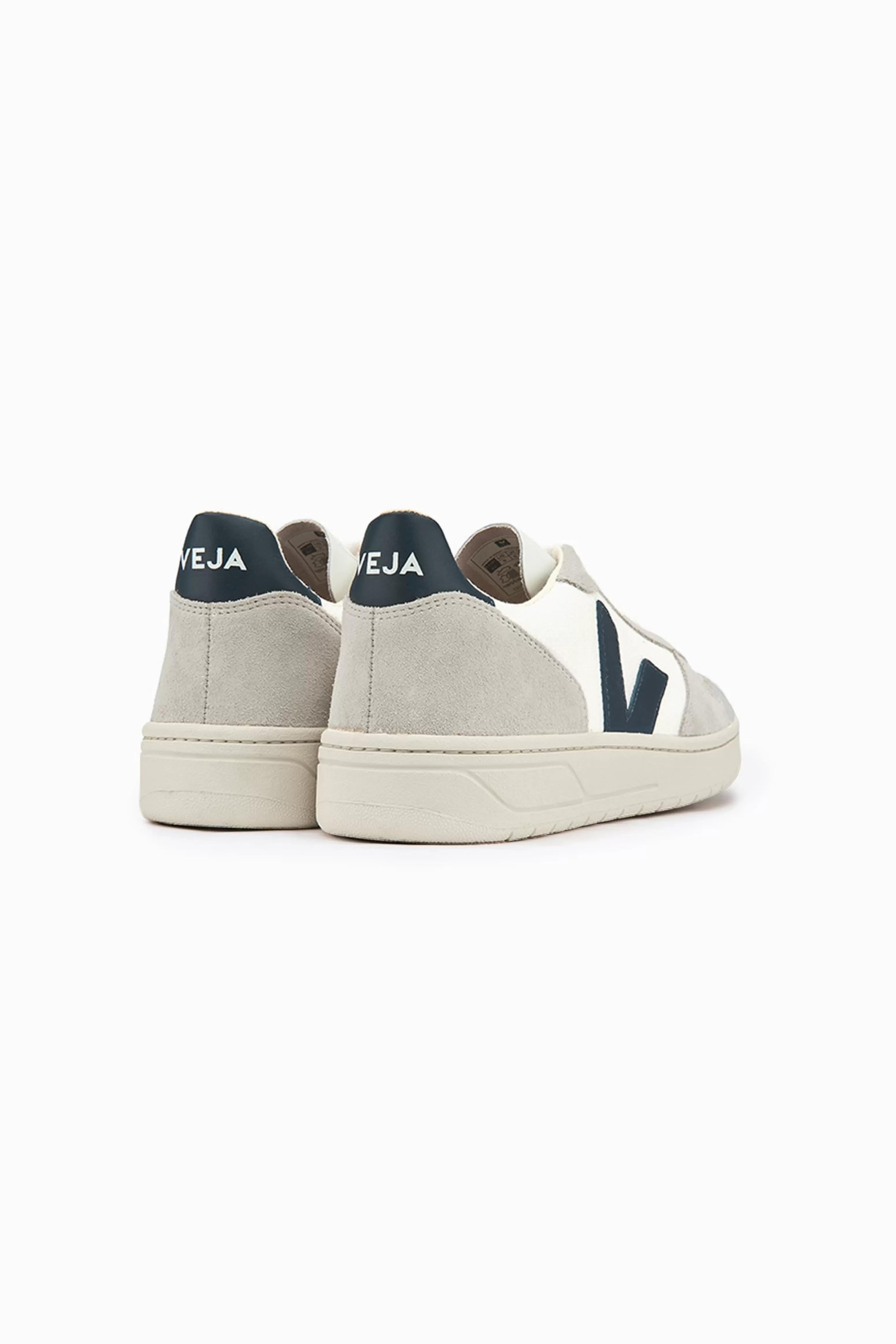 VEJA Women's V-10 - | Faherty Brand Clearance